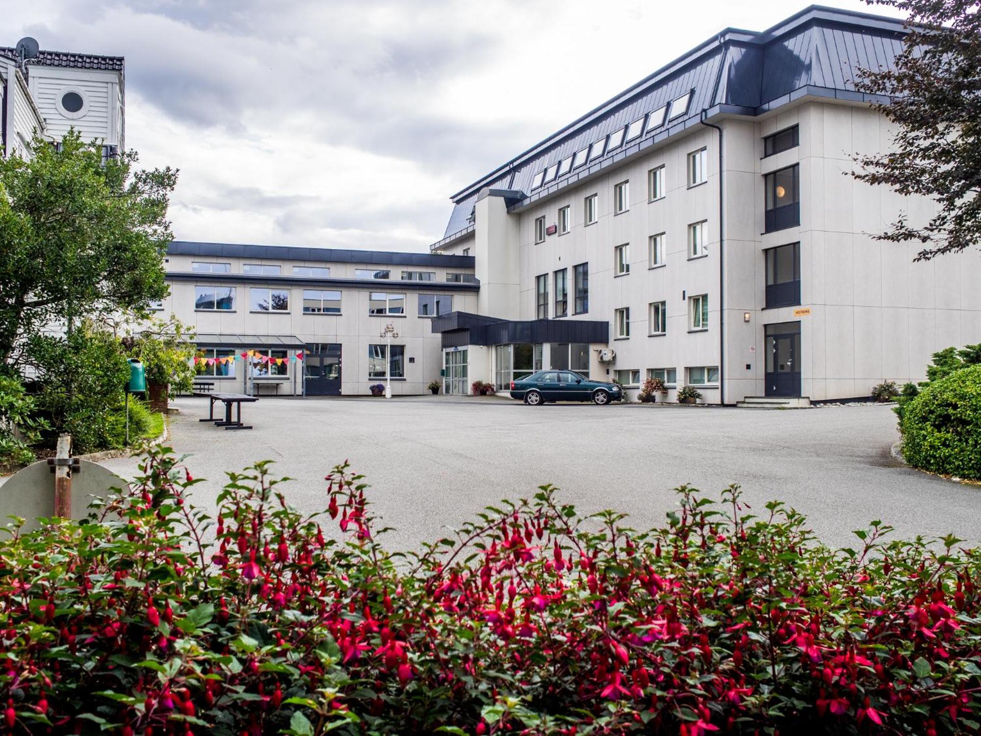 Solborg Folkehogskole Hostel *